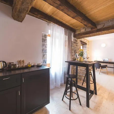 Apartment Gorgeous In With Wifi Oprtalj